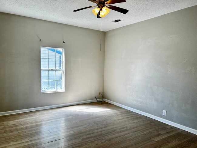 Photo - 721 N Texas St