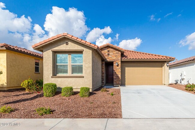 Stunning 3 bedroom home in Litchfield Park! - Stunning 3 bedroom home in Litchfield Park!