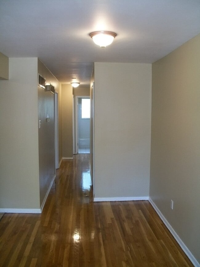 Photo - Geraldine 3960-3962 Unit 3962