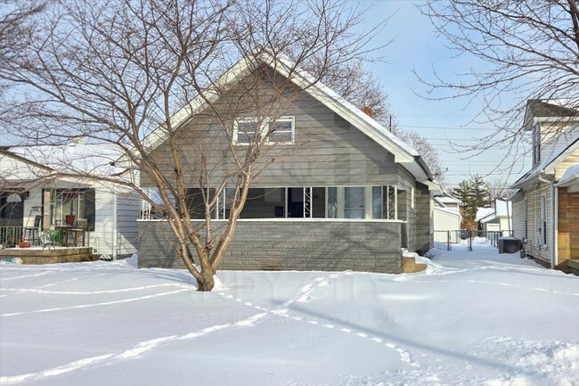 Building Photo - 3437 N Sherman Dr