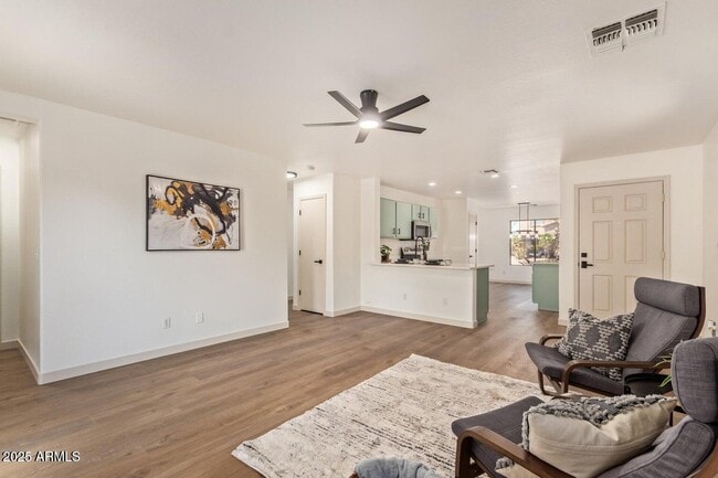 Photo - 43949 Sagebrush Trail