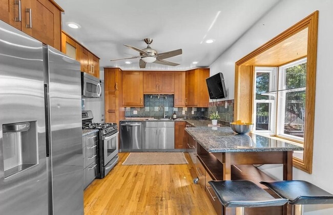 Photo - Beautiful Lakewood ranch-style home near Jackson Park