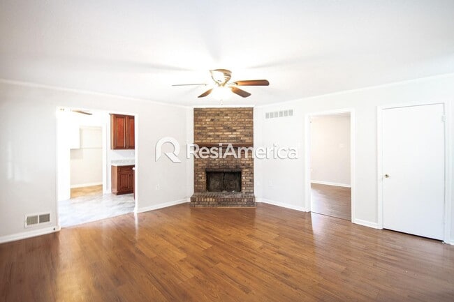Photo - Newly Renovated 3/2 In Bartlett