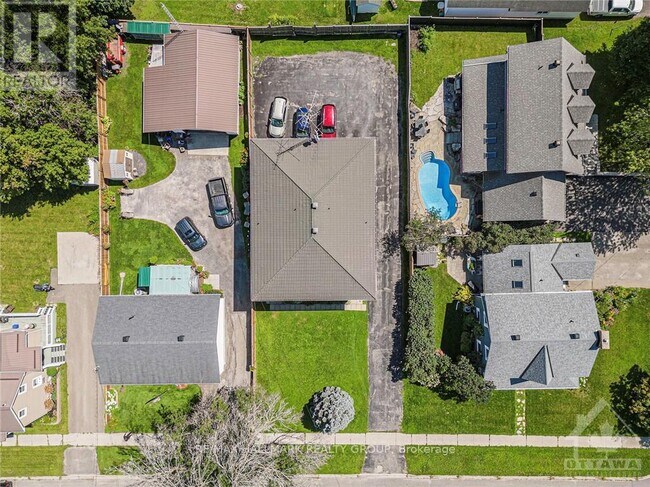 Photo - 52 Halton St