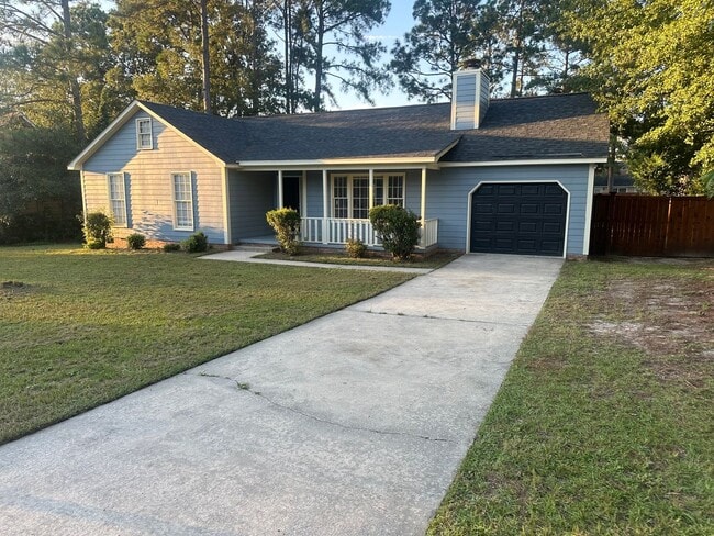 Building Photo - Newly renovated ranch-style home with lots...
