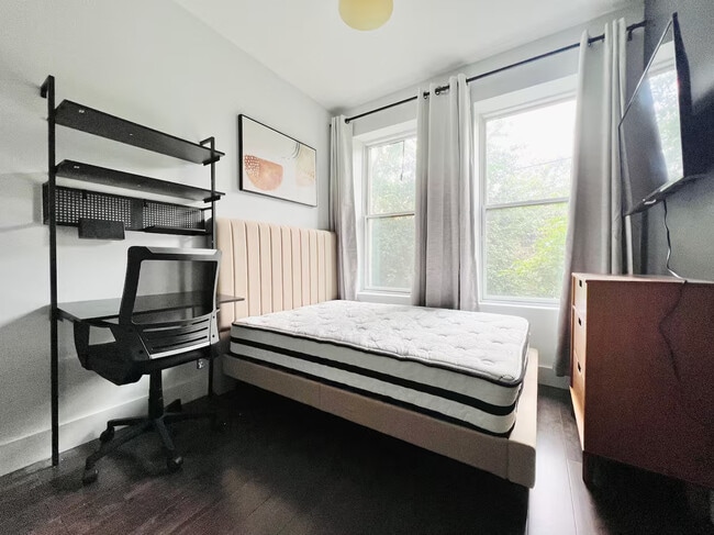 Photo - Furnished room/NOT APARTMENT Unit 1R