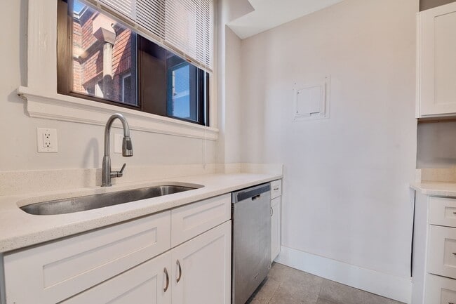 Fort Wood Apartments