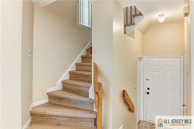 Photo - 1068 Schmidt Ln