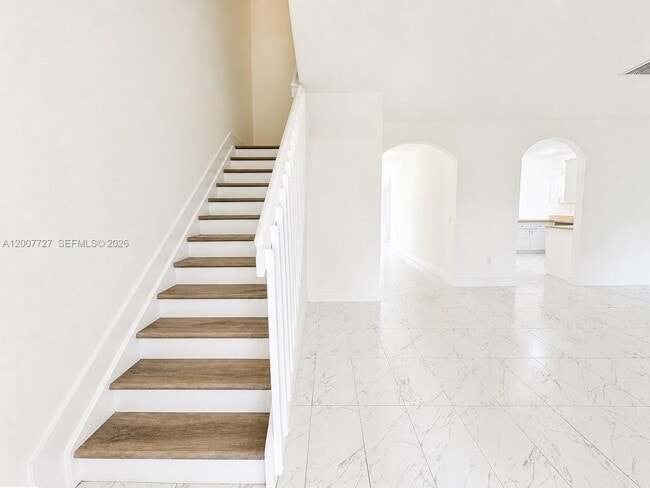 Photo - 841 SW 6th St
