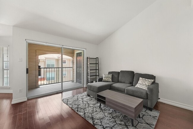 Building Photo - 3231 Allen Pkwy Unit 1307 Rental