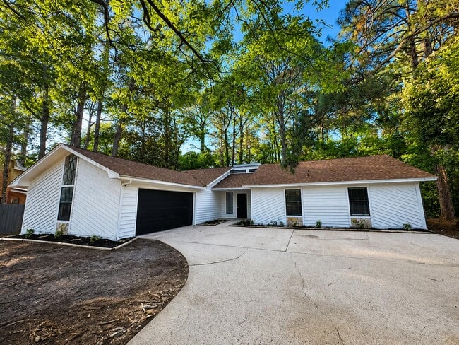 Building Photo - 723 Prestwick Dr