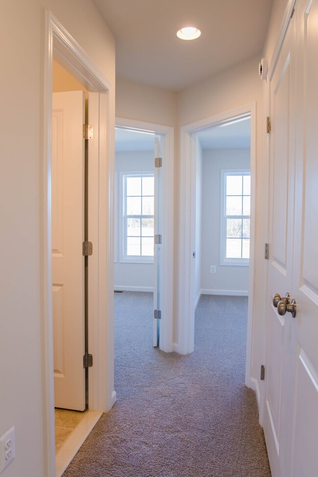 Photo - 113 Oakshire Ct