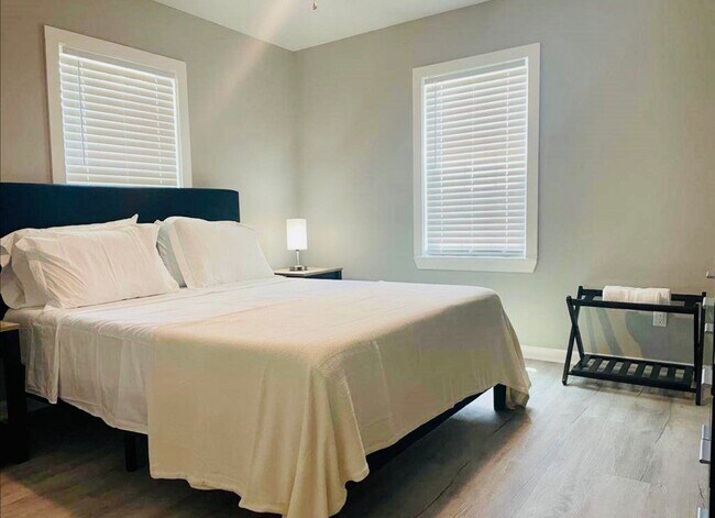 Photo - 609 Lakeshore Dr