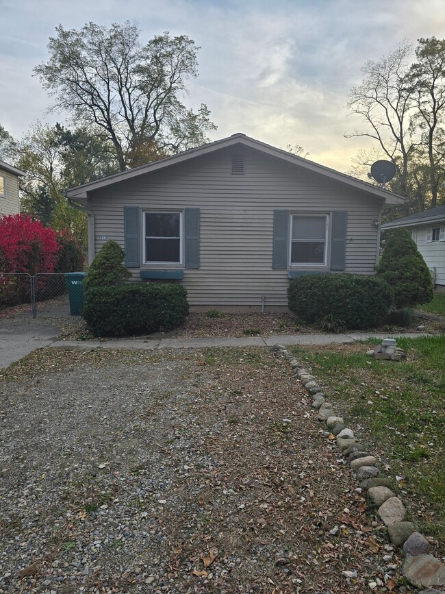 Building Photo - 8570 Country Club Dr Rental