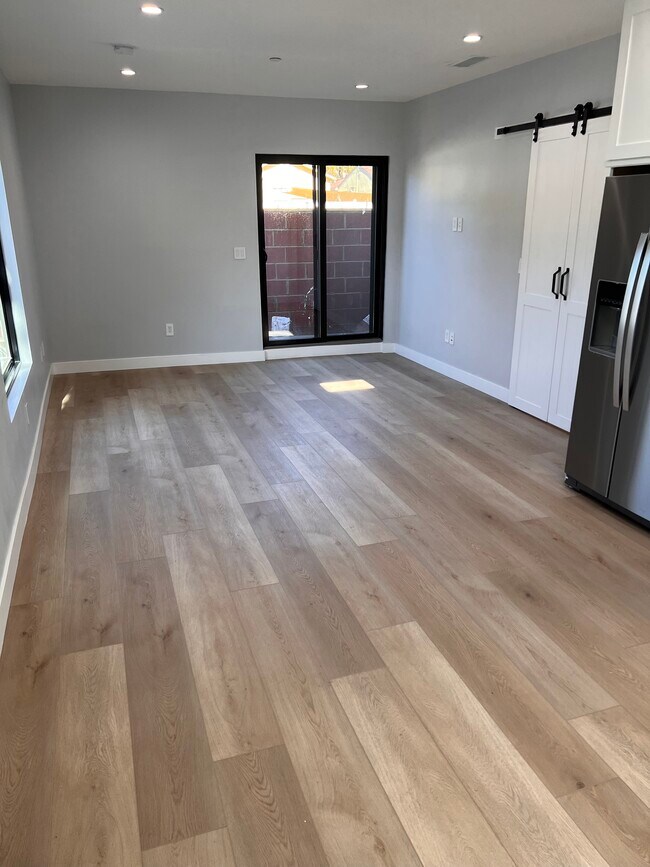 Living Room - 2901 Virginia Ave