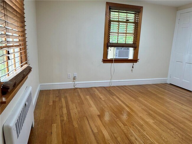 Photo - 16 Frederick Dr