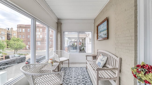 Photo - 14 N Vassar Sq