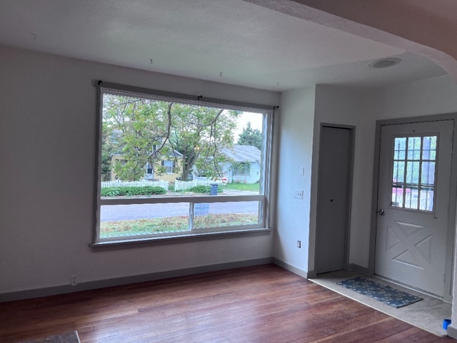 Photo - 105 E 12th St