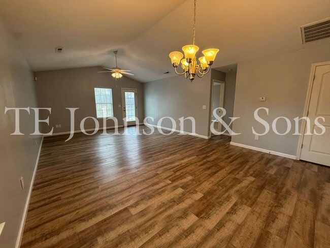 Photo - Modern Comfort with Vaulted Ceilings & Garage in Winston-Salem