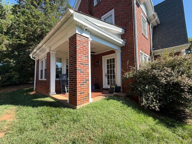 Photo - 675 Evergreen Ave