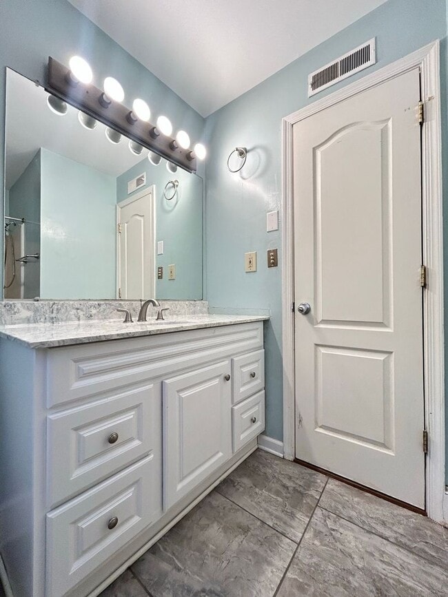 Photo - Charming 4-Bedroom Cul-de-Sac Home in Virginia Beach "ASK ABOUT OUR ZERO DEPOSIT"