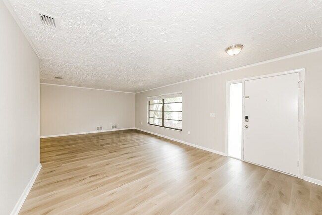 Photo - 4760 Greencroft Rd