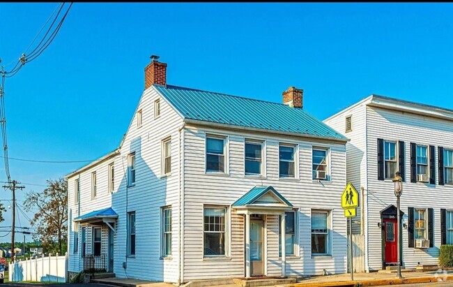 Building Photo - 201 W Main St Rental
