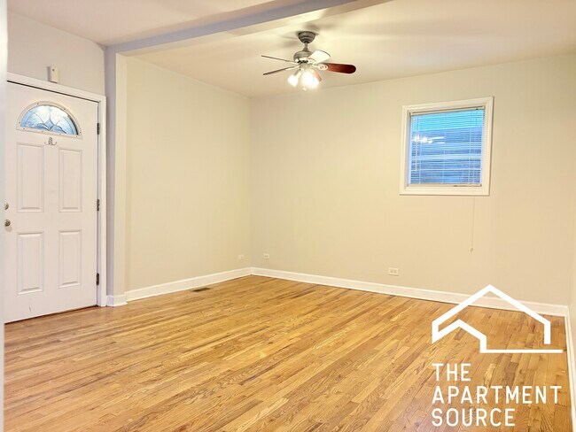 Photo - 1512 W Erie St Unit 1