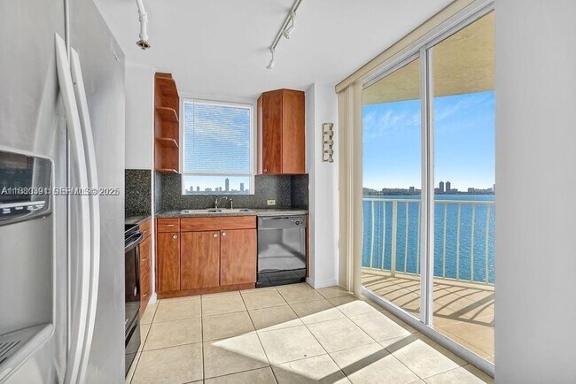 Photo - 7601 E Treasure Dr Unit 1020