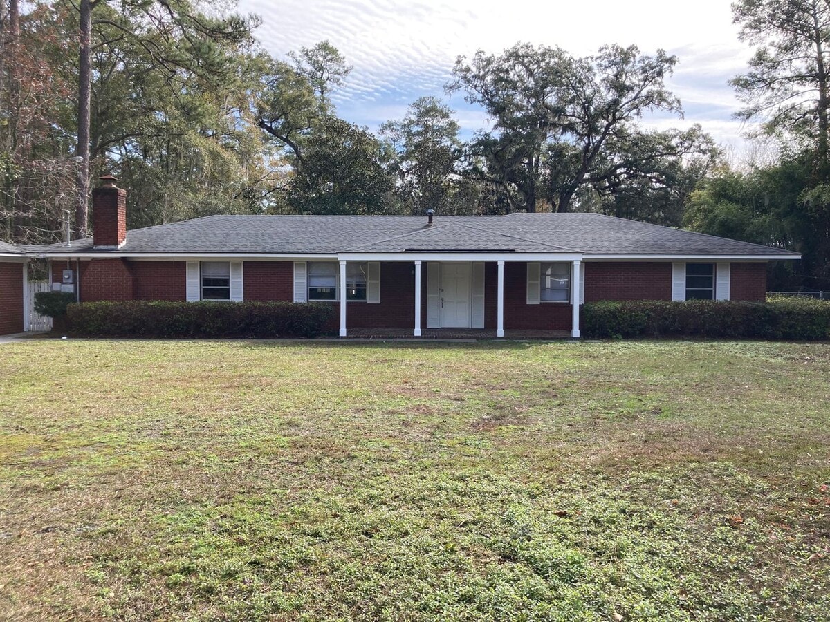 Photo - 10032 Ferguson Ave