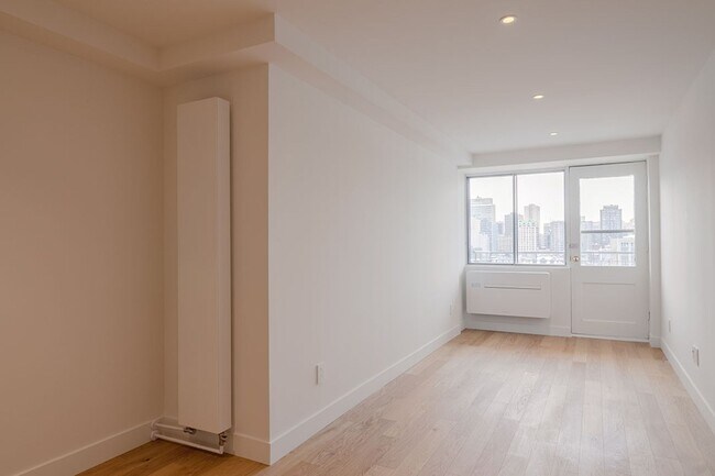 Photo - 3460 Rue Durocher Unit 1208