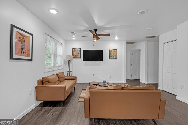 Photo - 2533 Godfrey Dr NW