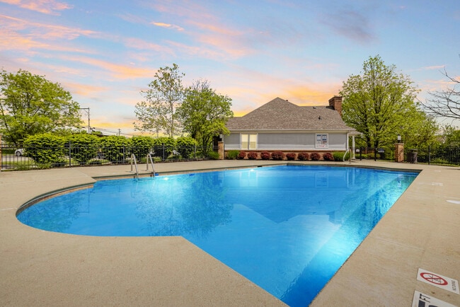 State of the Art Pool - Stone Bridge Apartment Homes