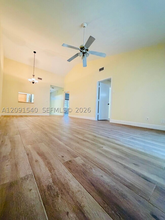 Photo - 2535 SW 22nd Ave Unit 2020