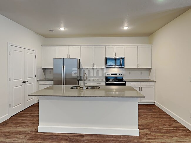 6099 W Copper Hawk Dr