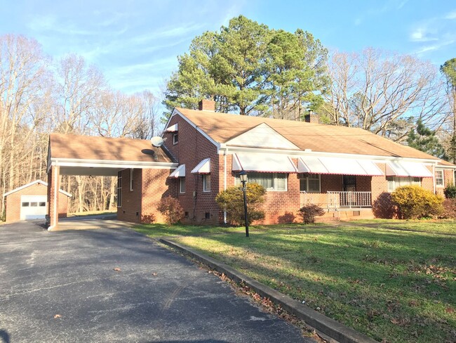 Large Lawrenceville Rancher - Large Lawrenceville Rancher House