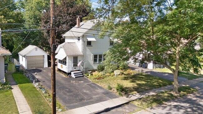 Photo - 92 Veness Ave