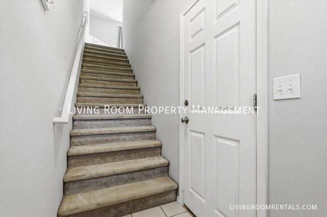 Photo - 15578 SW Black Quartz St