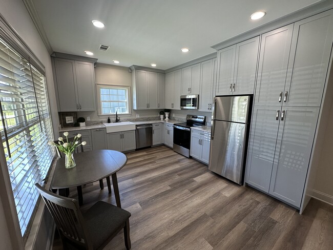Photo - 240 Sunset Cir