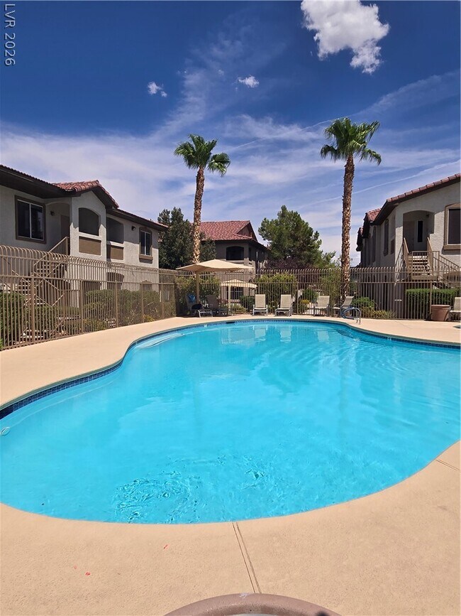2305 W Horizon Ridge Pkwy Unidad 1521