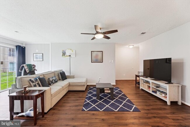Photo - 12102 Greenwood Ct Unit 101