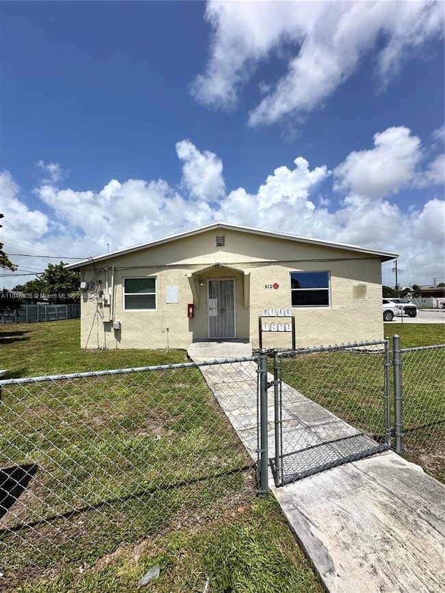 Photo - 912 NW 9th Ave Apartment Unit 8