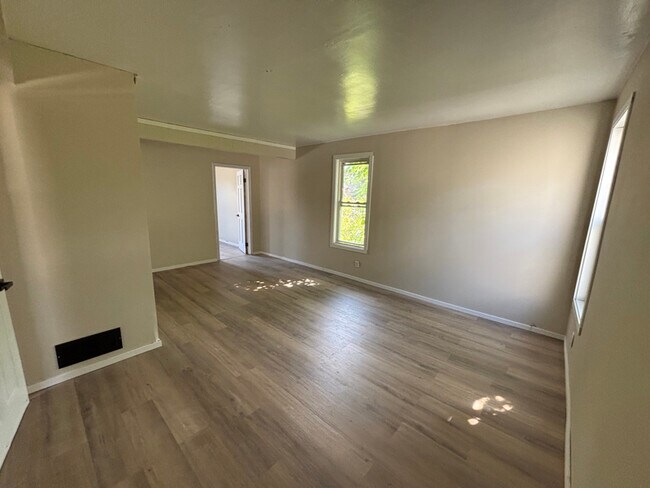 Photo - 238 Schiller St