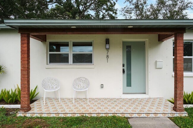 Photo - 781 40th Ave NE