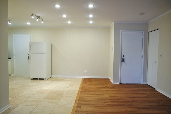 Photo - 10369 Dearlove Rd Unit 2F