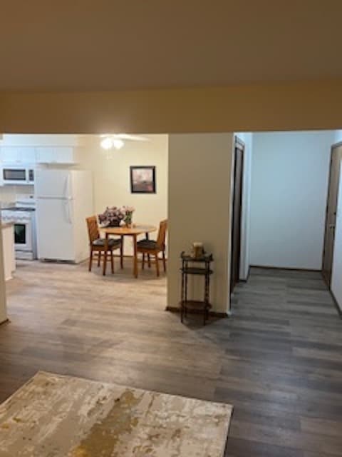 Photo - 6830 W Kathleen Ct Unidad 1