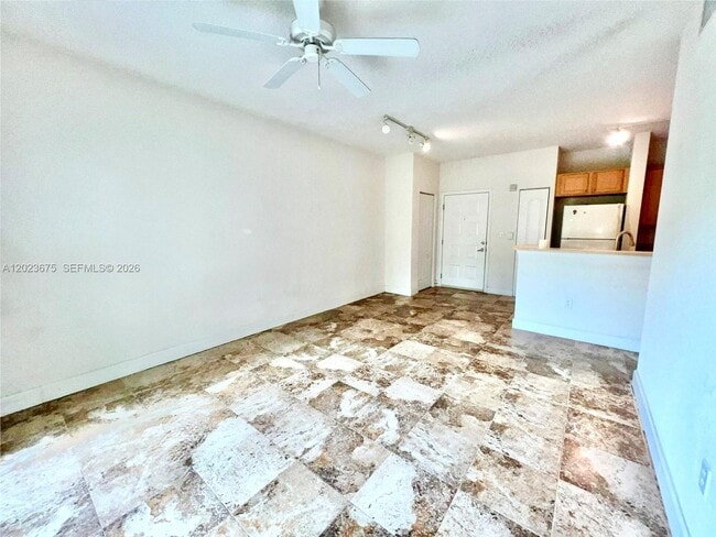 Photo - 6001 SW 70th St Unidad 454