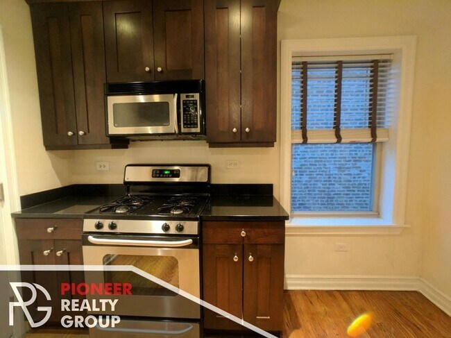 Photo - 3818 N Sheffield Ave Unidad 3