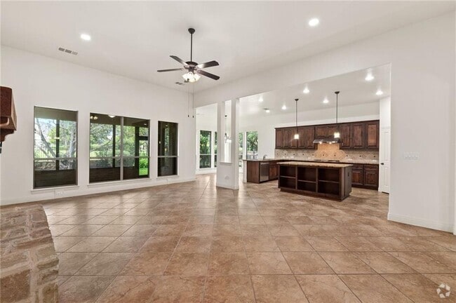 Building Photo - 4609 Mont Blanc Dr Rental