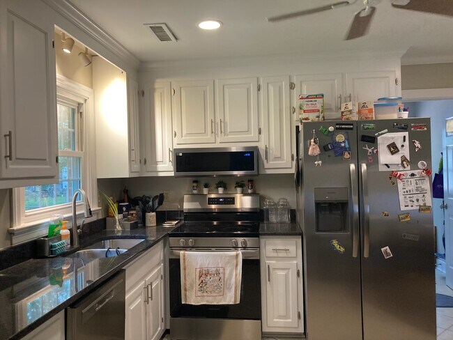 Photo - 7405 Glastonburg Dr